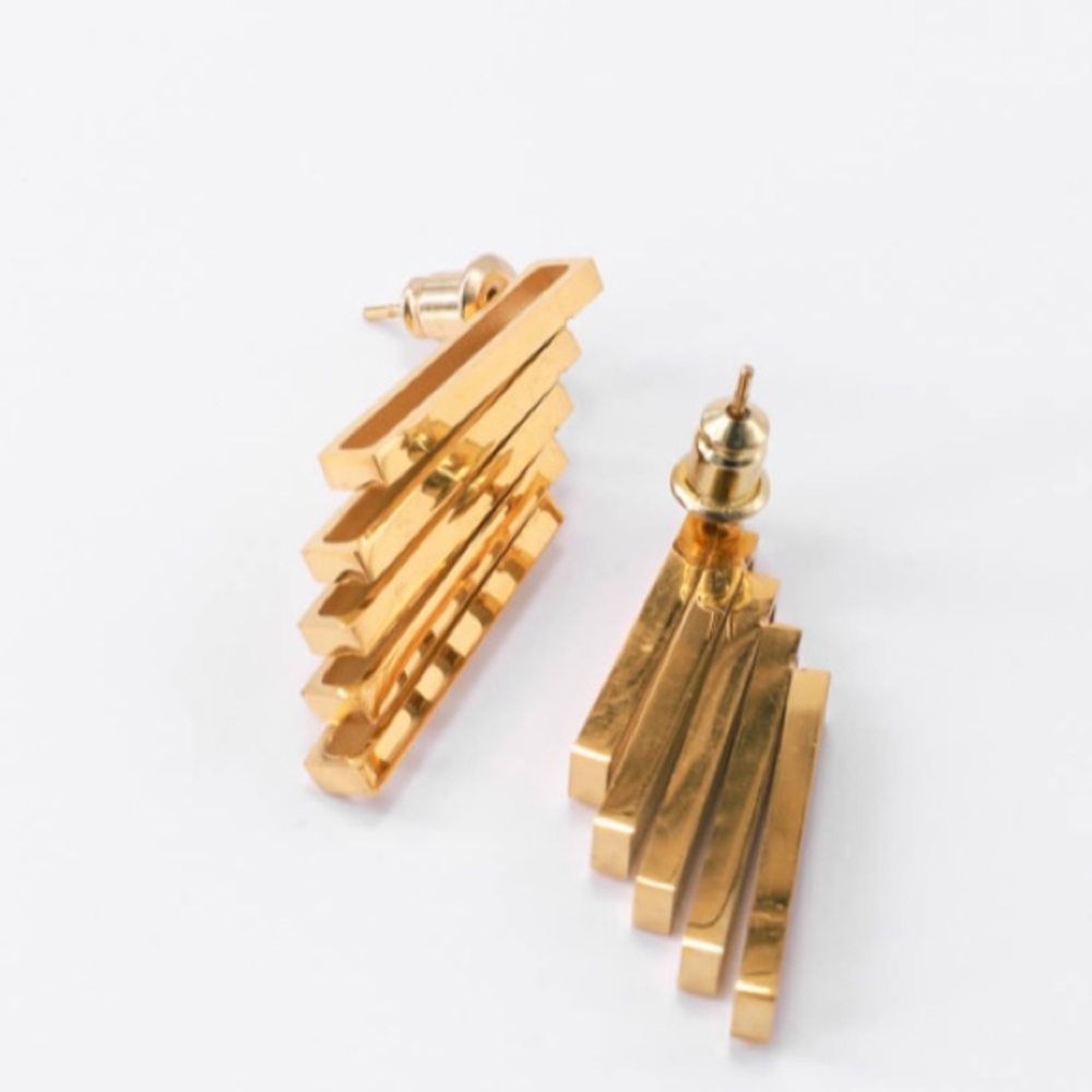 Geometric minimalist stud earrings - Picture 3 of 7